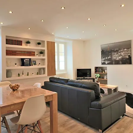 Apartment Les Ecrivains Nantes